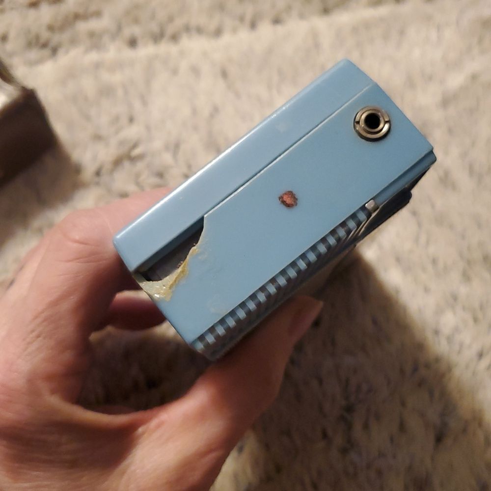 Radio Corp. SR-H107 transistor radio, likely from around 1961 With Case Military - Picture 5 of 16